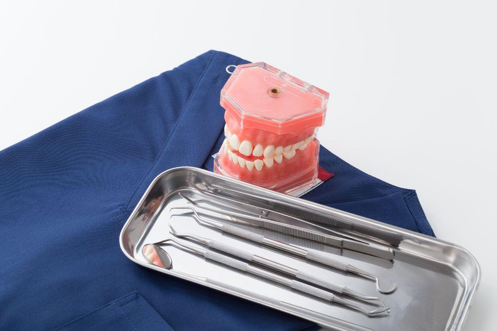 歯医者のクリーニングに通うべき頻度とは？種類・費用相場もご紹介