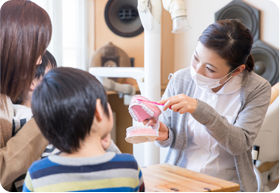 歯科衛生士による歯磨き指導